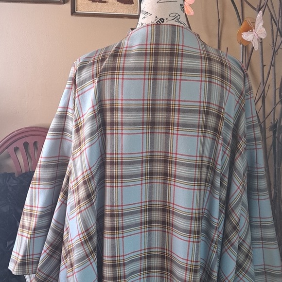 Dalkeith vintage long poncho/wrap 🥰 one size - Picture 8 of 10